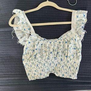 Isabelle’s cabinet top